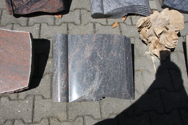 Liegeplatte schwarzes Buch